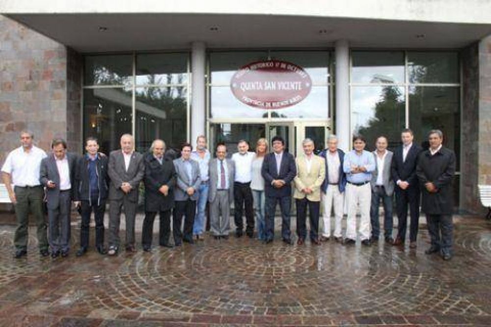 Slezack presente en reuni�n de intendentes de la Tercera Secci�n