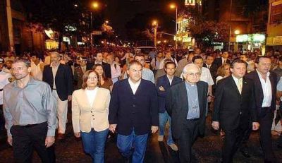���ez reclam� que los candidatos hagan propuestas cre�bles a la gente