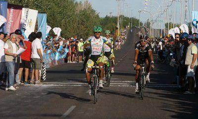 Vuelta de Mendoza: Ju�rez vol� y se qued� con la etapa en el llano de Maip�
