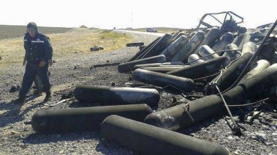 Explotaron tubos de GNC al incendiarse acoplado del cami�n que los transportaba