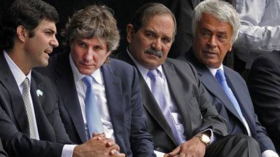 Militantes K abuchean a De la Sota en Salta