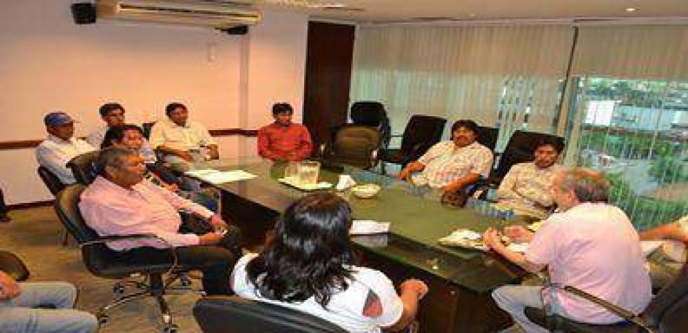 Pastores y dirigentes sociales abor�genes coordinan sus proyectos con el gobierno