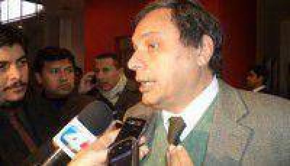 Tecchi: �avanzamos en el cronograma de refacciones en las escuelas�