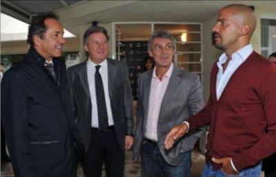 Scioli promueve prevenci�n sanitaria para j�venes deportistas