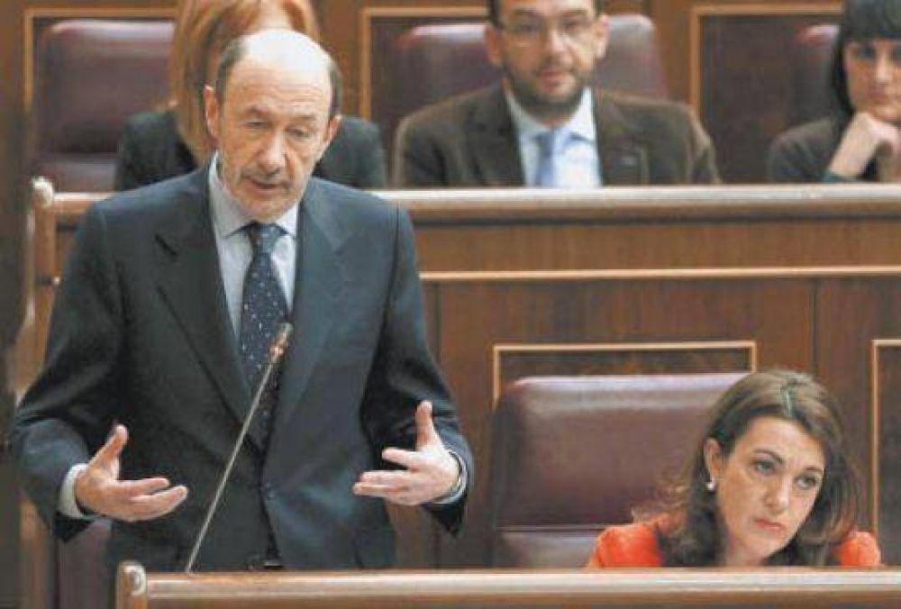"Su renuncia es lo mejor para Espa�a"
