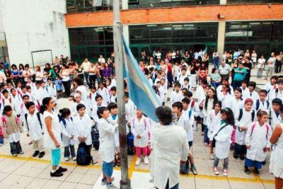 Presentan un amparo para que las clases empiecen en fecha