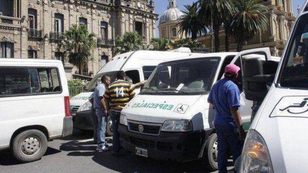 Protesta de prestadores del Pami por falta de pago