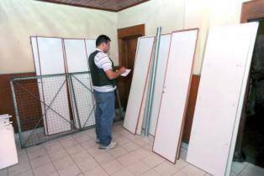 En un descampado, la Polic�a hall� piezas robadas en la escuela