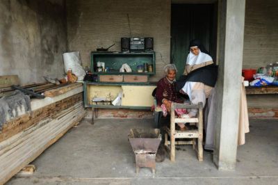 Estudiaron 10 a�os para recibirse de enfermeras y de "sirvientas" de los pobres