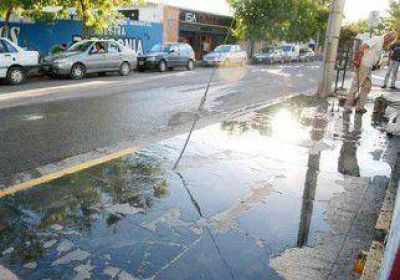 El centro tuvo mal olor por un desborde cloacal 