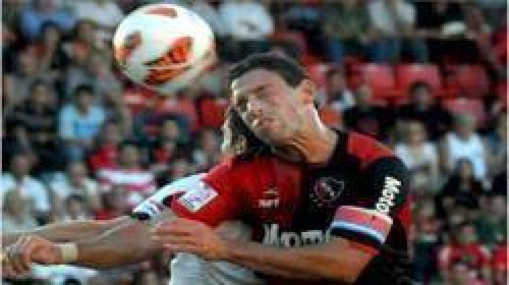 Newell�s se acord� tarde y cay� en Venezuela