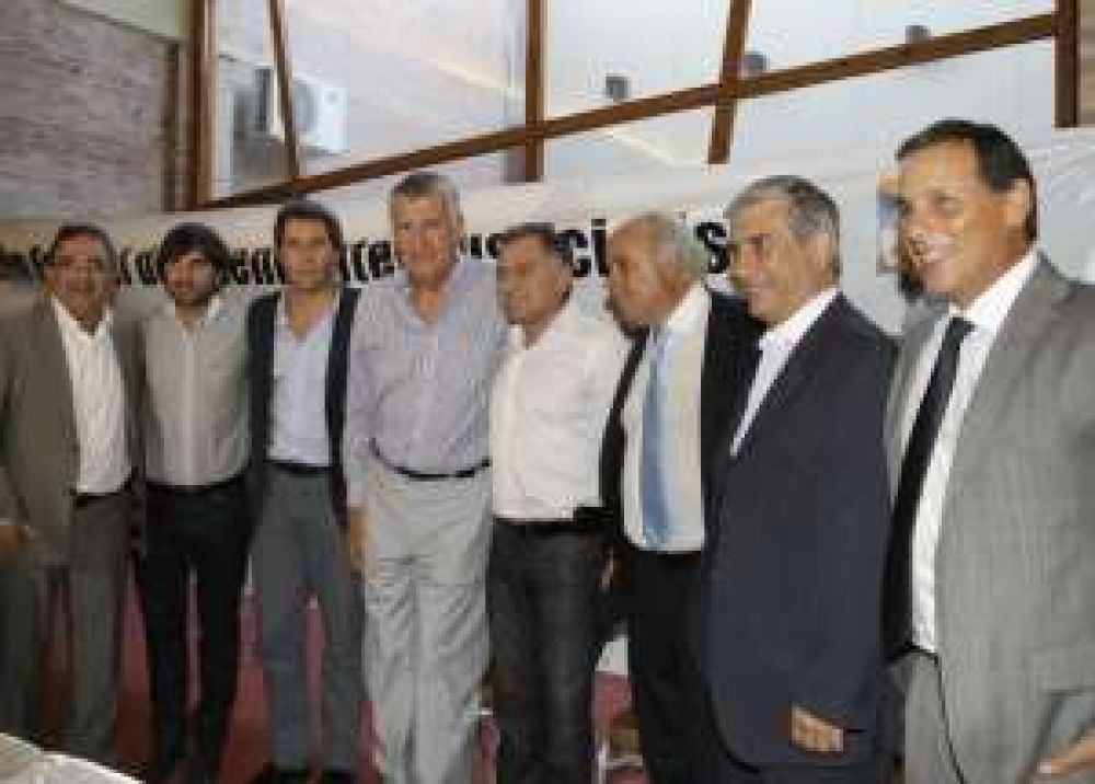 C�nclave de intendentes del PJ, con cr�ticas a Macri