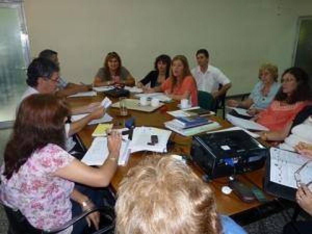 Educaci�n dise�a agenda pedag�gica y administrativa 2013