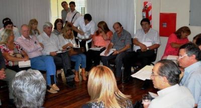 Peppo e intendentes de la UCR, analizaron situaci�n habitacional de municipios