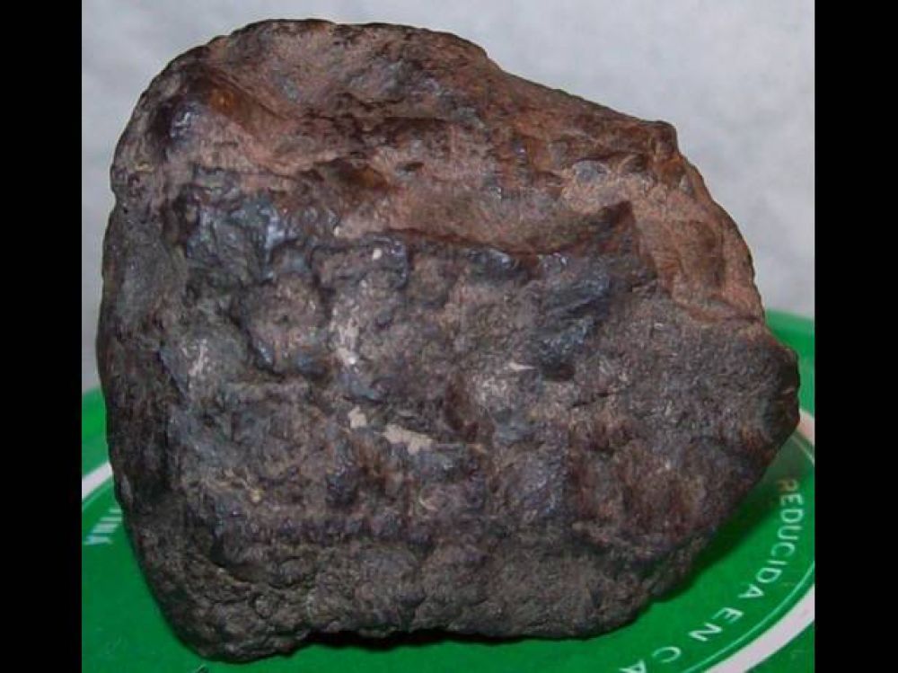 Hallan extra�a roca que ser�a un meteorito