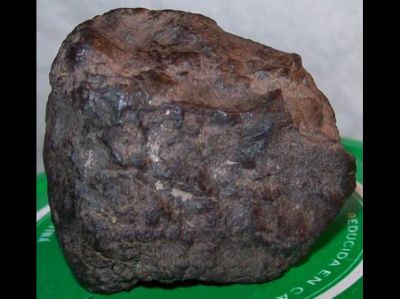 Hallan extra�a roca que ser�a un meteorito