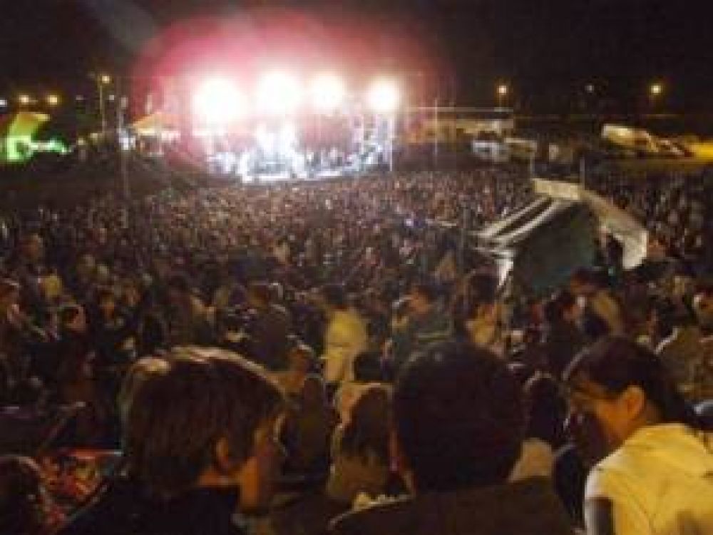 Con la alegr�a tropical, hoy empieza el Festival de R�o San Luis