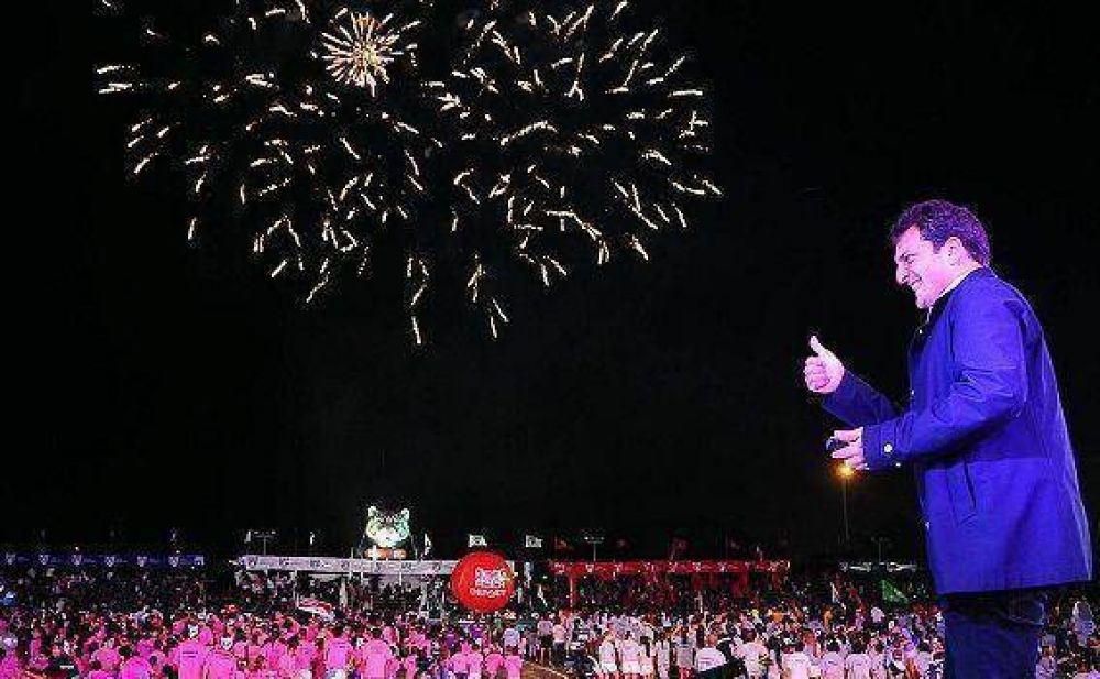 Massa celebr� el cierre de Colonias de Tigre con m�s de 35000 chicos
