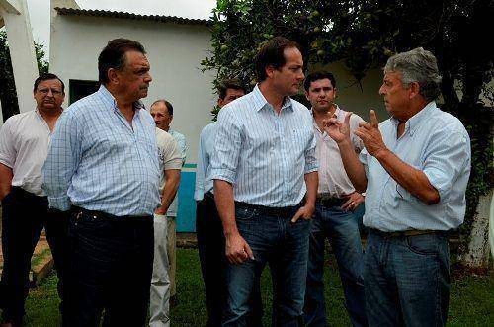 Camau Esp�nola junto a Fabi�n R�os y Bofill recorrieron La Cruz y Alvear