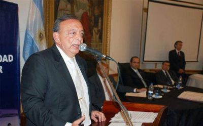 Z�ccaro: �Tenemos que hacernos cargo de la basura, pero solo de la nuestra�