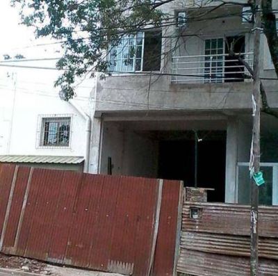 Ebrio se cay� desde un balc�n y ahora est� grave