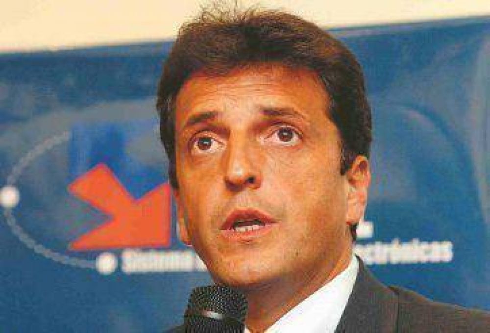 2013: Massa critic� los "posicionamientos"