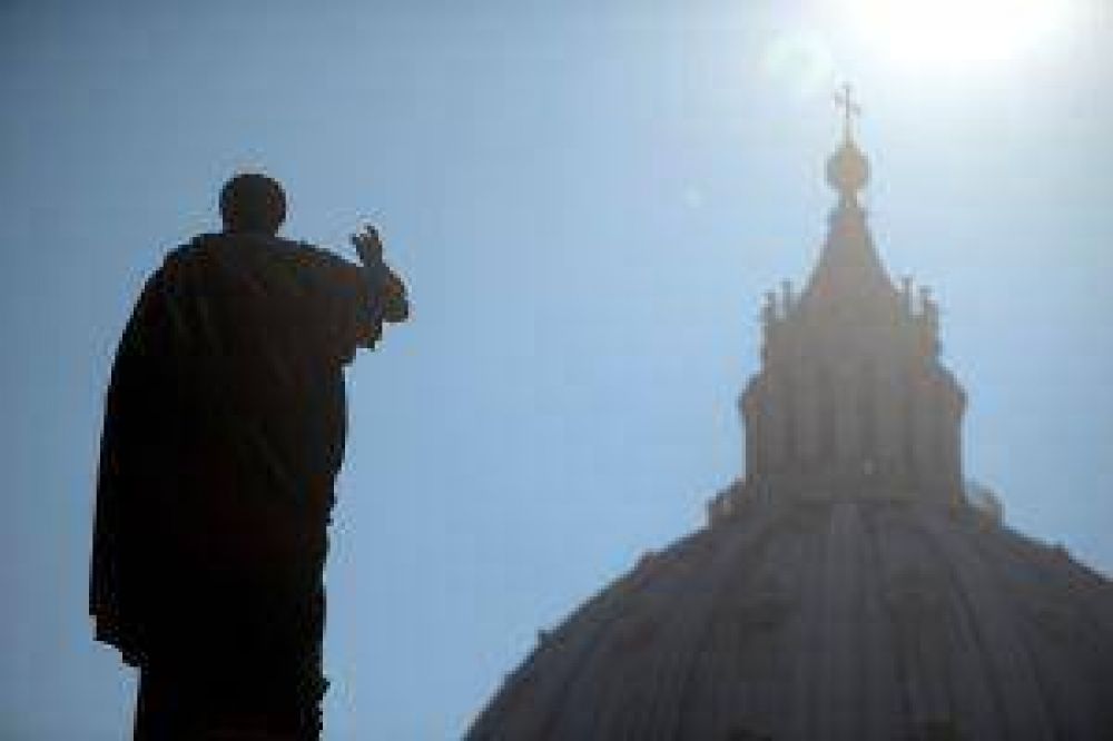 Aseguran que el Papa renunci� tras informe sobre sexo y corrupci�n en la Iglesia