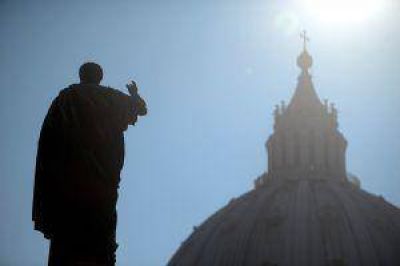 Aseguran que el Papa renunci� tras informe sobre sexo y corrupci�n en la Iglesia