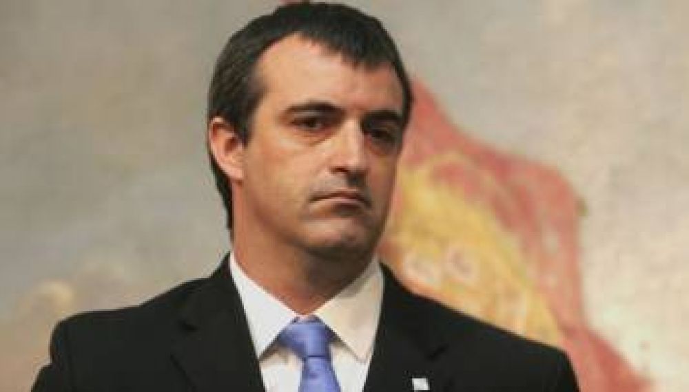 Bullrich se re�ne con los docentes para fijar la paritaria