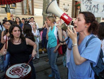Hospitales p�blicos bonaerenses parar�n este lunes