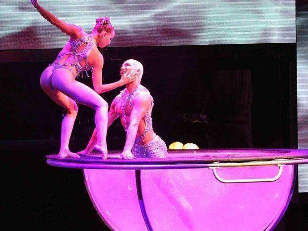 Suspensi�n de funci�n y tensi�n en �Stravaganza�
