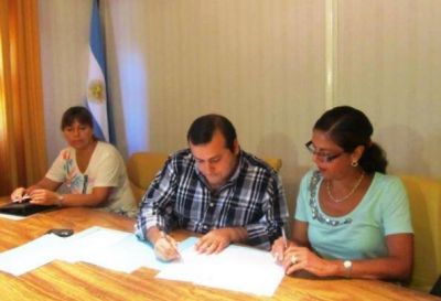 Firman convenio para la formaci�n de profesionales de la salud en Misiones