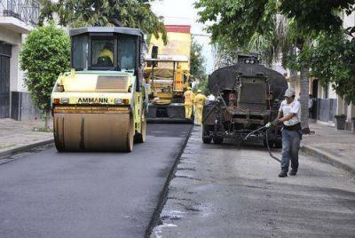Contin�a la repavimentaci�n de calle San Mart�n