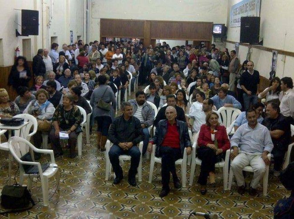 Larra�aga lanz� a Regazzoli: �el hijo de Mar�n no me representa�