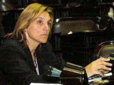 Baragiola afirm� que acompa�a a la familia del ciclista que falleci� en un accidente protagonizado por su marido y dijo que �estamos muy tristes�
