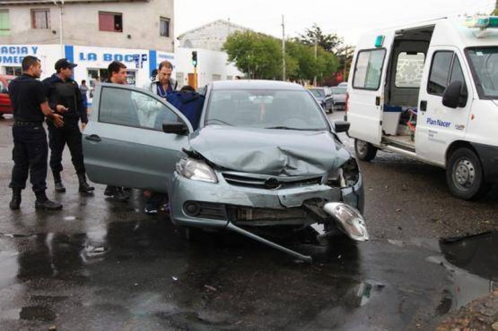 Cuatro autos chocaron en pleno centro