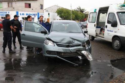 Cuatro autos chocaron en pleno centro