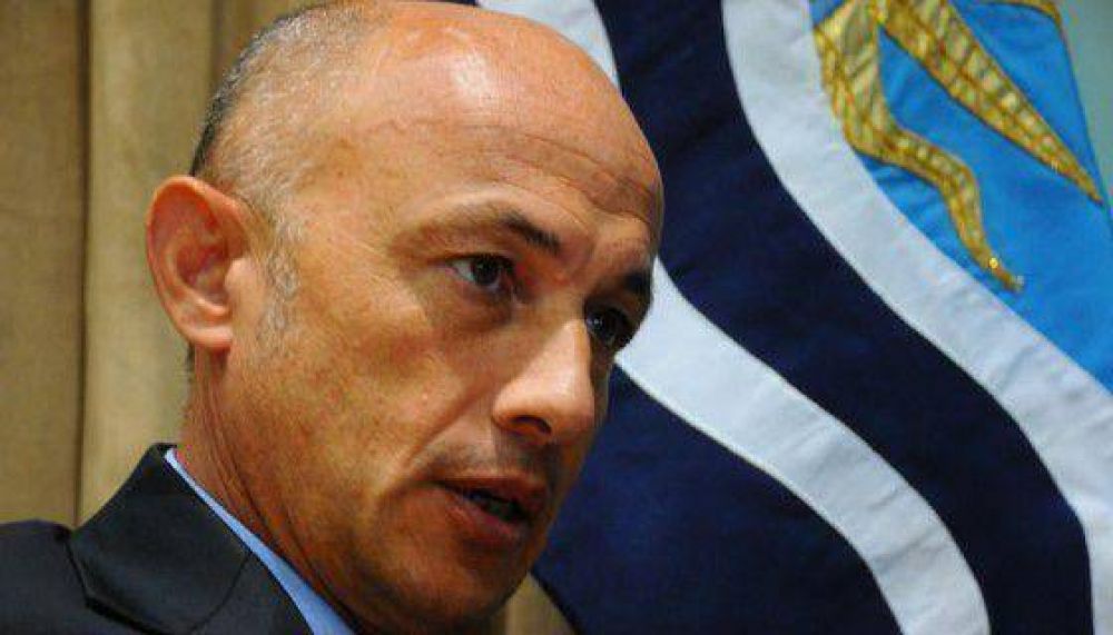 �Es muy feo que se ponga en esta situaci�n de violencia a la C�mara�  