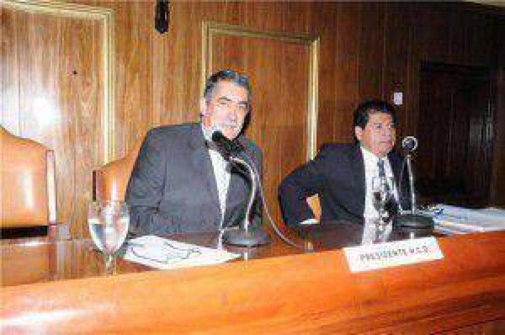 Hugo Garc�a y Jos� Alloi reelectos como presidente y vice del Concejo Deliberante