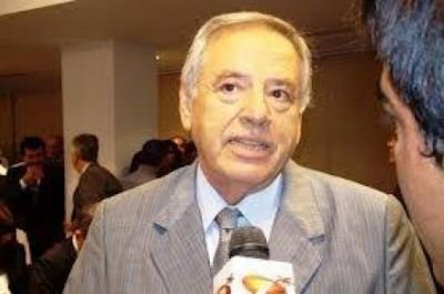 Zorrilla dijo que el 25 "comienzan las clases en Formosa" y que el aumento salarial "se esta trabajando con todo el gobierno" 