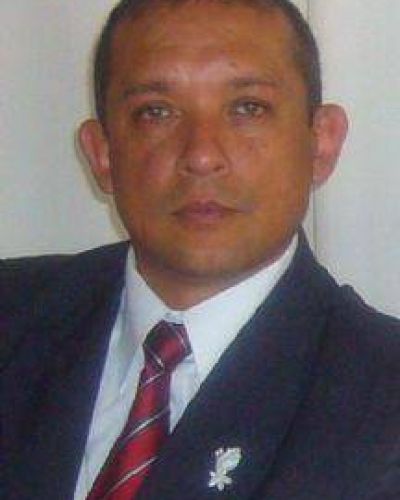 Califican las opiniones del director del IELDE como �mercenarias�