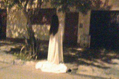 La aparici�n de una mujer de blanco causa conmoci�n en La Banda