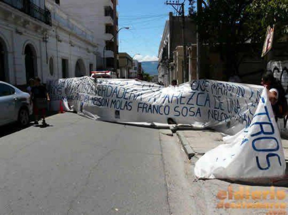 Unidos por justicia, Pachao y familiares de las victimas de Alcald�a se manifiestan
