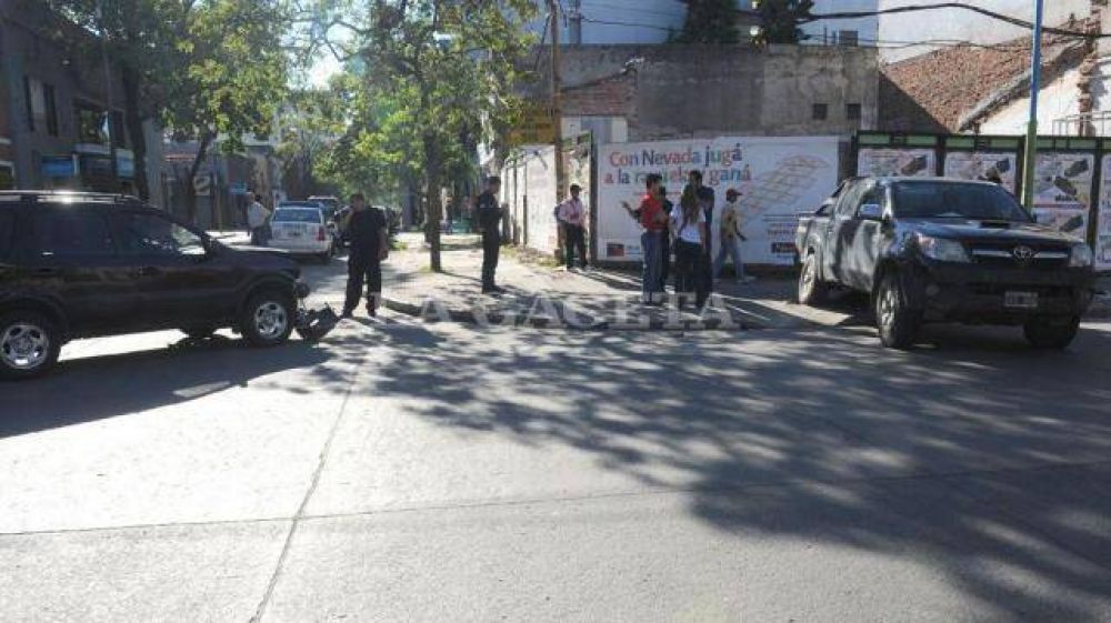 Dos camionetas chocaron en San Juan y Jos Colombres