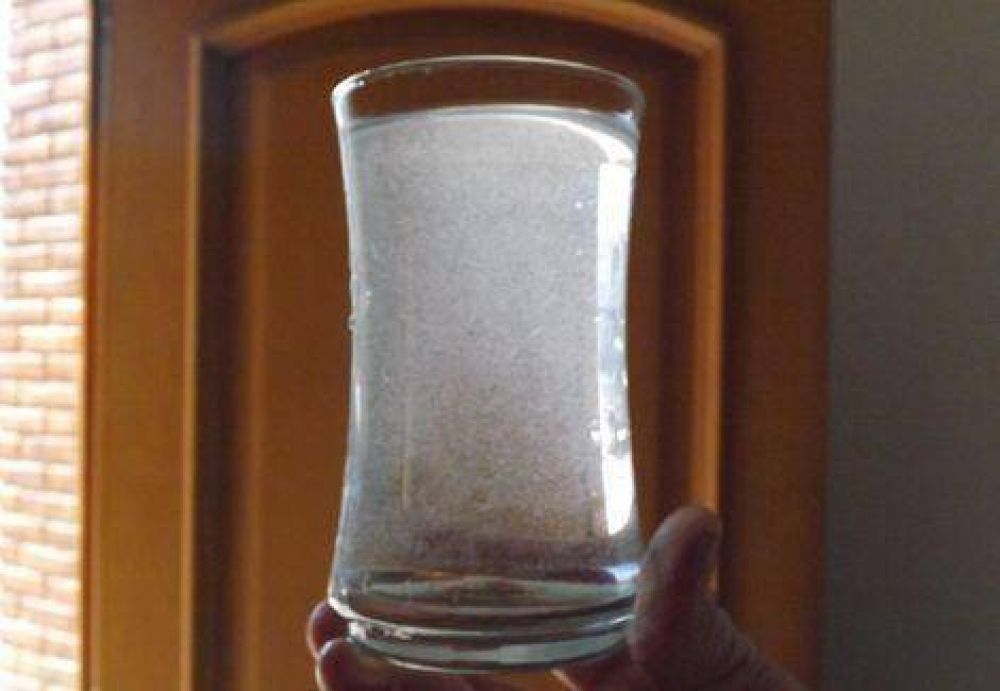 Problemas con el agua corriente en el barrio de la plaza Col�n 