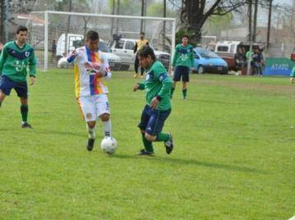 Los clubes locales de f�tbol comienzan la pretemporada