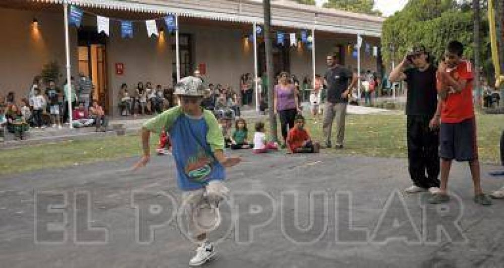 A pesar de la lluvia, la respuesta al S�bado At�mico super� las expectativas