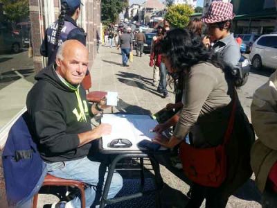 Aseguran que se super� el n�mero necesario de firmas para llamar a refer�ndum popular