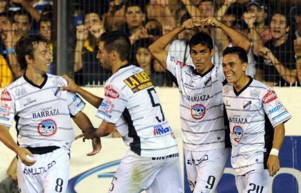 All Boys venci merecidamente por 2-0 al Boca de Bianchi, en Floresta