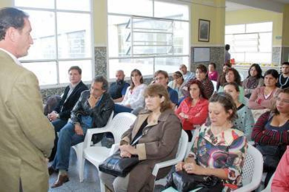 Docentes intercambiaron experiencias en el 1� Encuentro Presencial